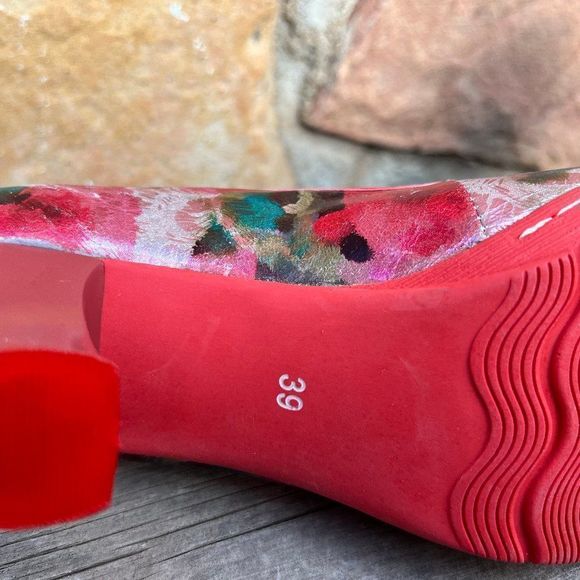 SOCOFY Red Floral Beaded Pumps with Louis Heel Rubber Sole, Size EU 39, US 8M - Picture 7 of 9